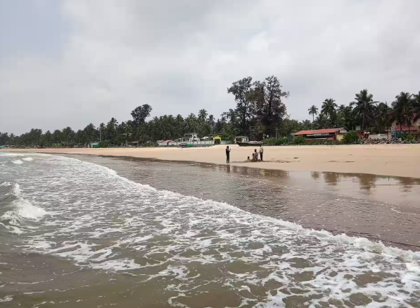 Chiwla Beach, Sindhudurg, Maharashtra - Vushii.com